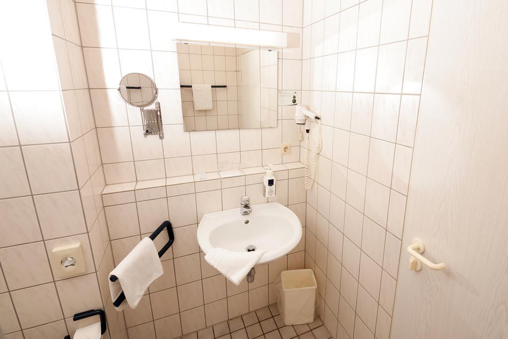 Wohlfuehlhotel Der Jaegerhof Willebadessen Esterno foto